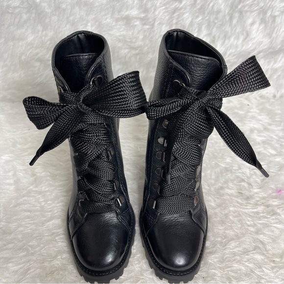 Schutz Zhara Lace-Up Boot in black size 5 - Picture 7 of 14
